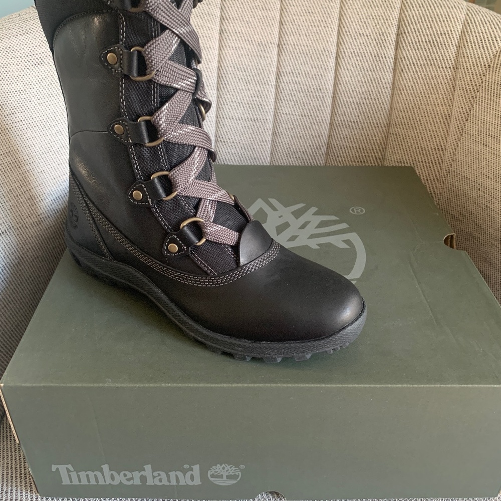 Brand New Winter Boots - Timberland - Women size 7 US